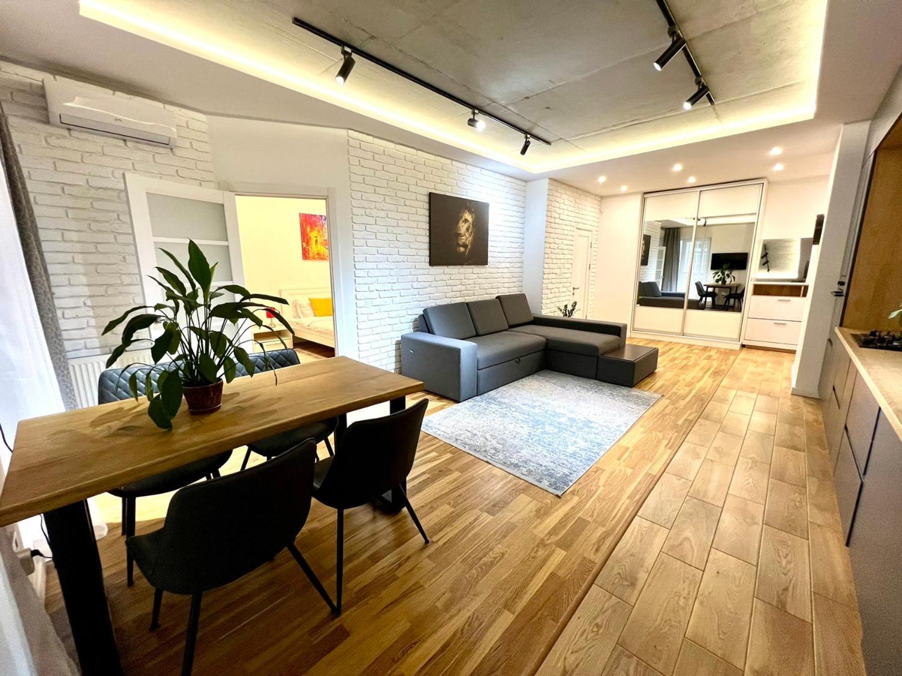 Osapart Malevich Apartment In The Complex Great Britain 리비프 외부 사진